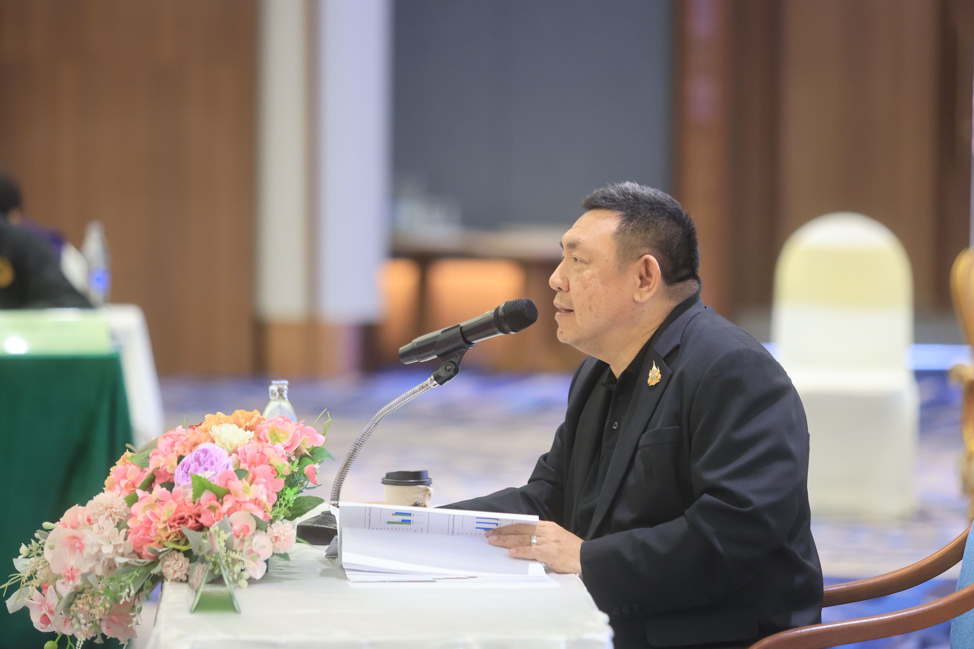 title - เลขาฯ ส.ป.ก. ประชุมเข้ม! 